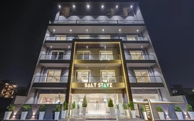 Saltstayz Premier – Golf Course Road & Sector 42