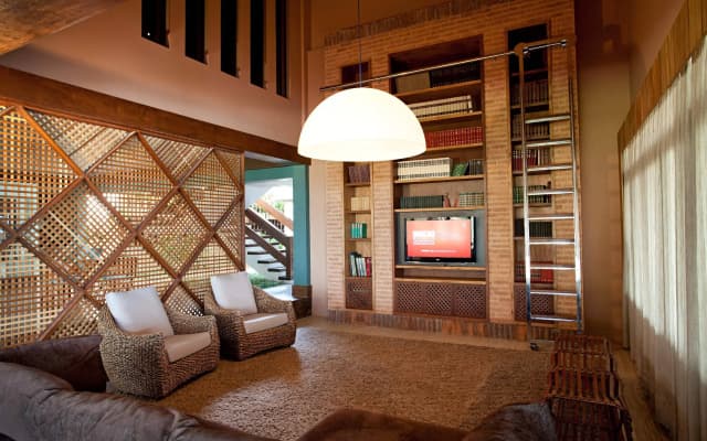 Carmel Charme Resort