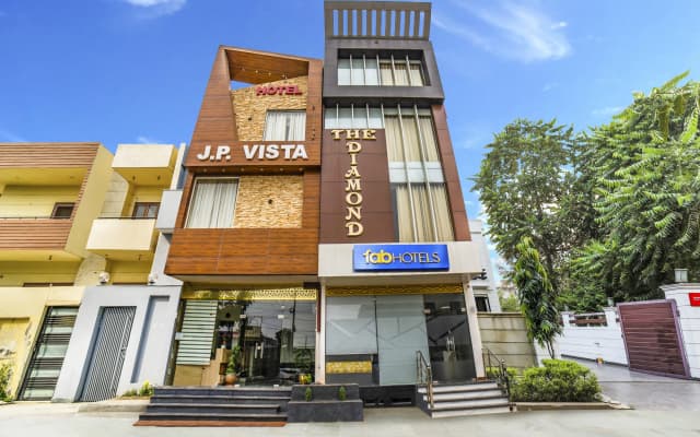 FabHotel Diamond