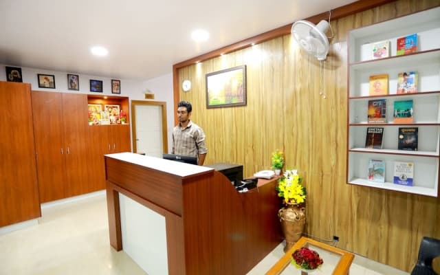 Base 9 Airport Hotel