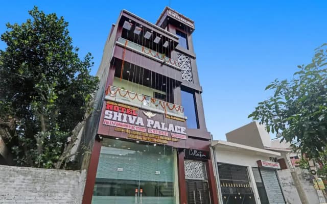 Collection O 70162 Hotel Shiva Palace