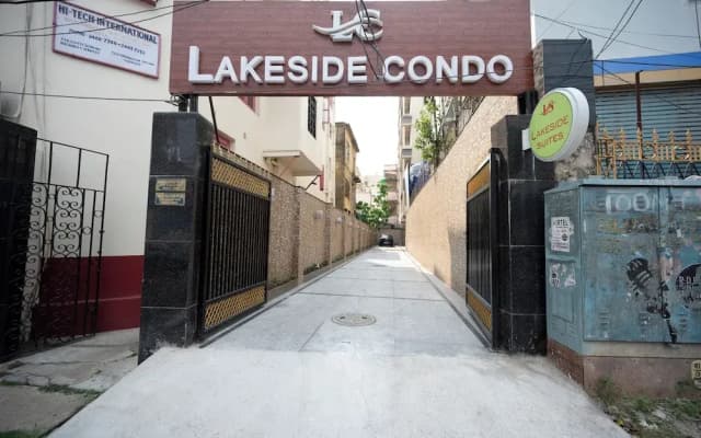 Lakeside Suites