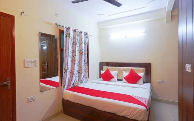 Navodian Residency by OYO Rooms