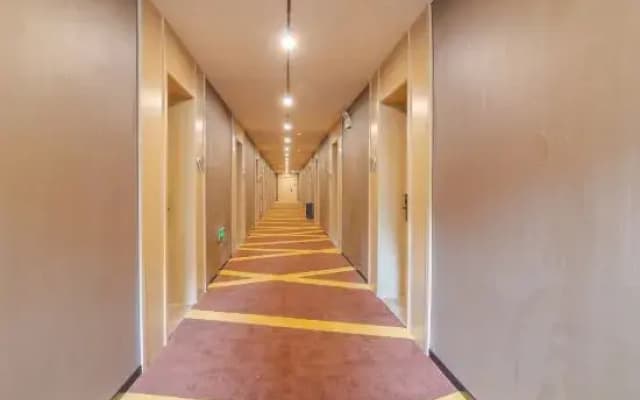 IU Hotel (Jinan Railway Station)