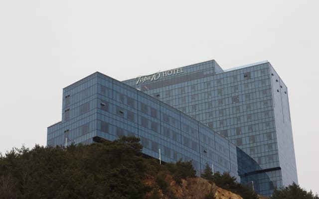Hotel Tops 10