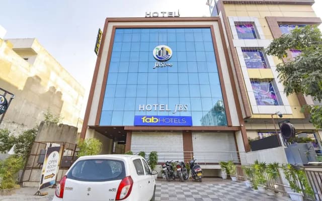 Fabhotel Lfc