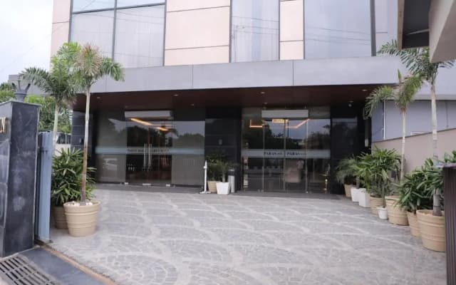Paras Inn