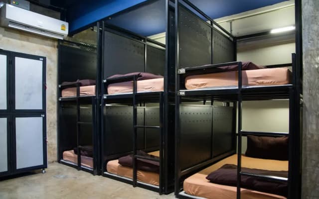 AREA81 HIDEOUT Hostel Khaosan