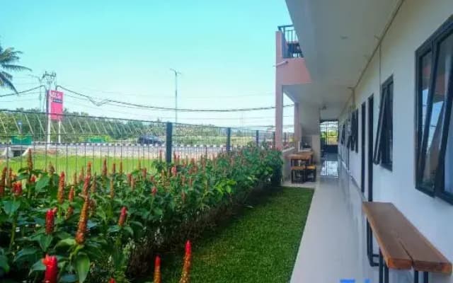 Urbanview KeTemon Hotel & Resto Yia by RedDoorz