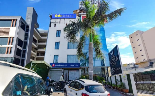 FabHotel Telikos Silver Near Vadodara Airport