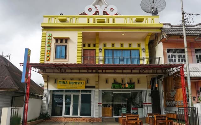 OYO 733 Mina Homestay