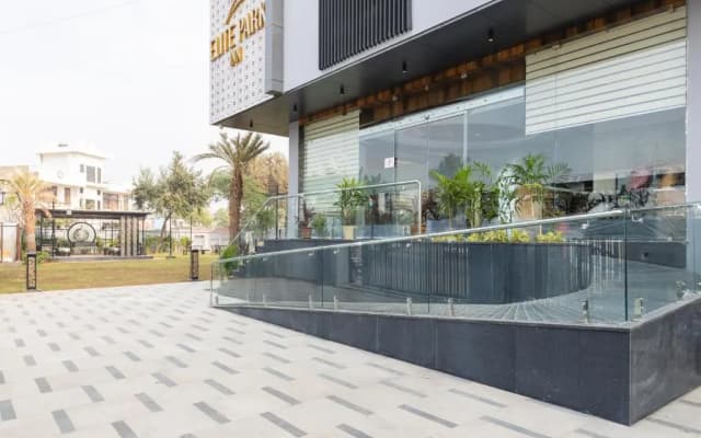 Fabhotel Elite Park Inn