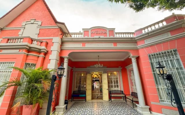 Casa Avelina Boutique Hostel