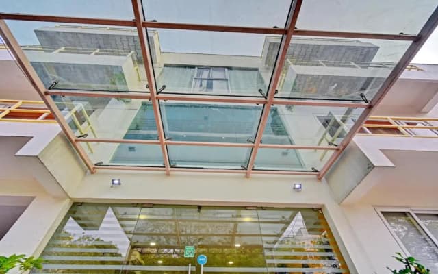 Treebo Vapr Guindy Ekkatuthangal