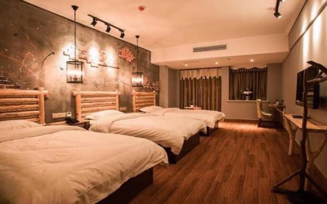 Zhangjiajie Interval Time Travel Inn