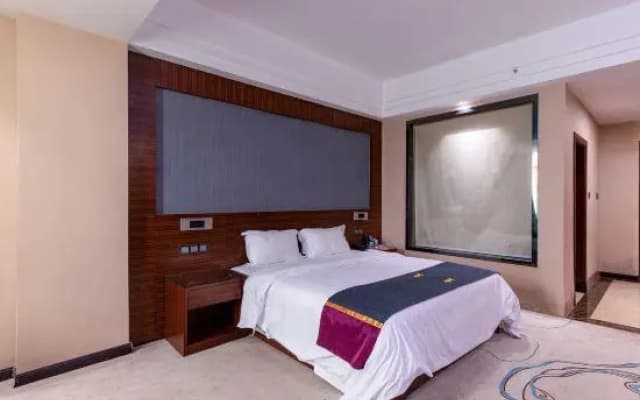 Ostar Holiday Hotel