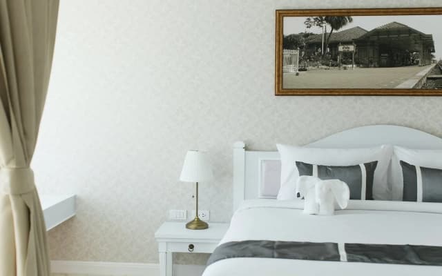 B2 Hua Hin Premier Hotel