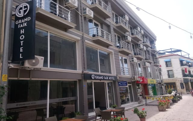 Grand Faik Hotel Çeşme