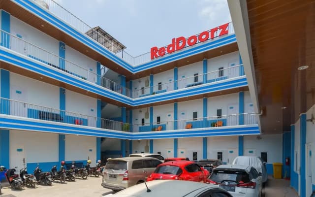 Awan Kost by Reddoorz