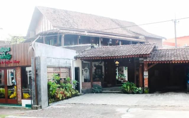Griya Gribig Guest House RedPartner