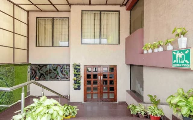 Hotel The Grand By OYO Rooms
