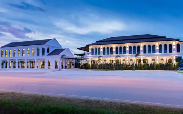 Chaanburi Boutique Resort