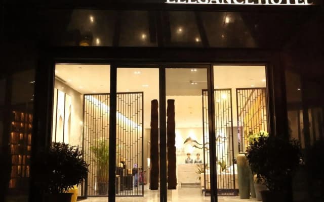 Elegance Hotel