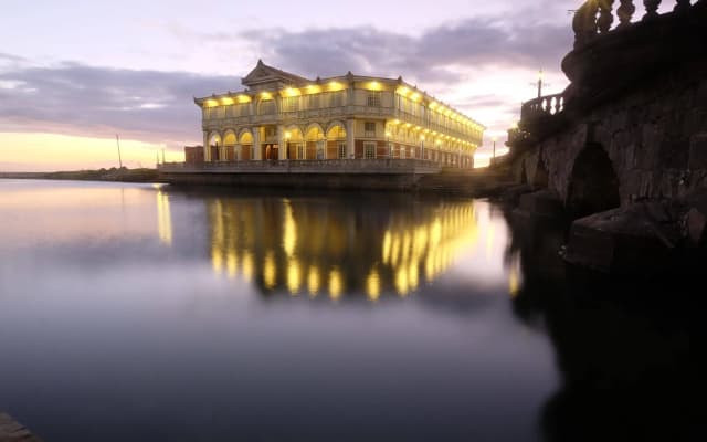 Las Casas Filipinas de Acuzar