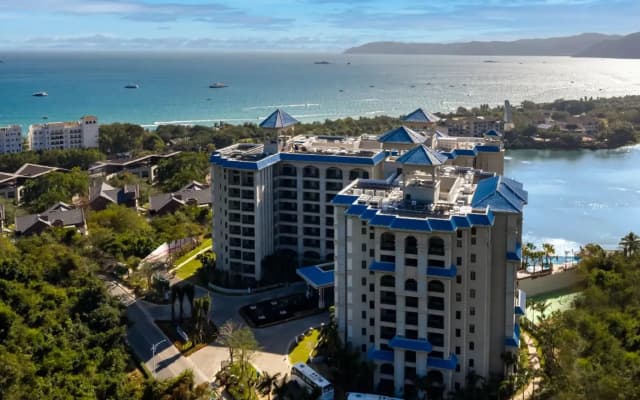 Shama Yalong Bay Sanya