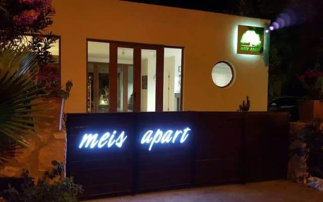 Meis Apart