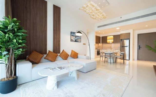 KeyRock - Palm View Apt with Pool