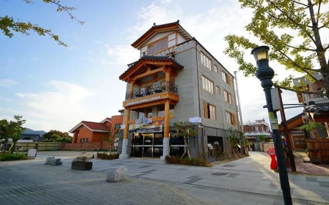 Hwangsil Tourist Hotel