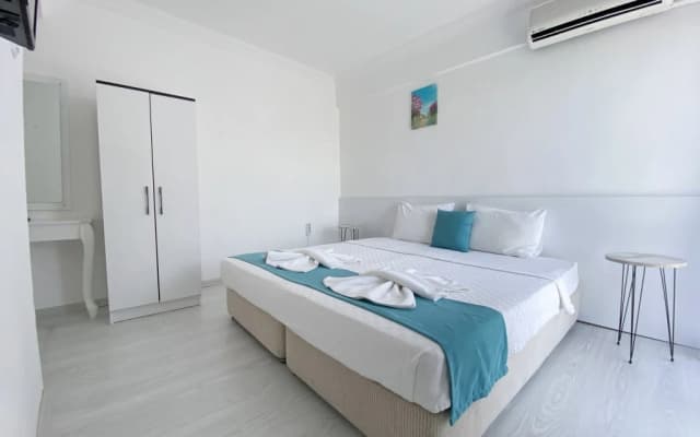 Minerva Port Hotel