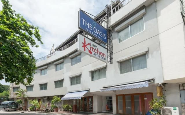 Oasis Park Hotel