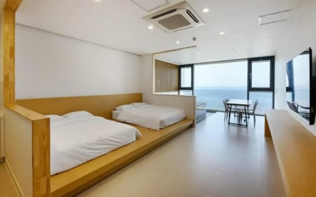 Pohang Red House Ocean Hills Pension