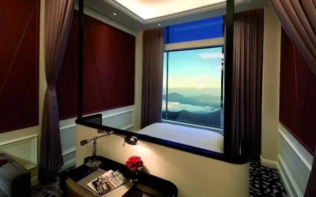 Crockford Hotel