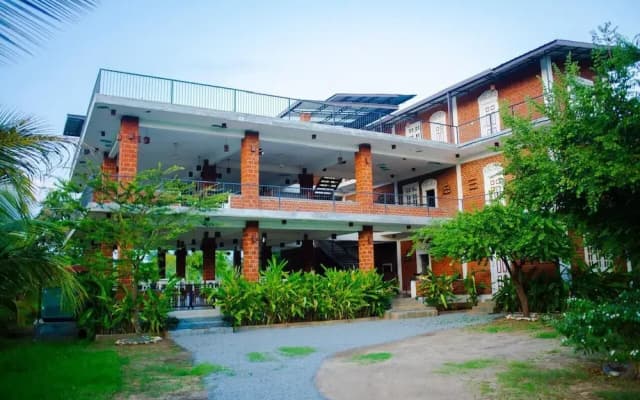 Sky 14 Safari Resort