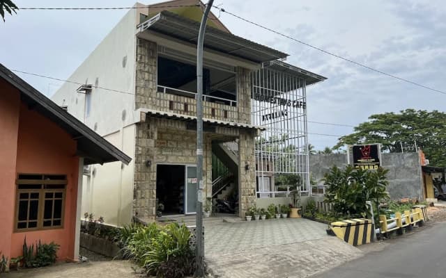 Hotel O Batodupi Guesthouse Syariah Near Buttu Kasambi