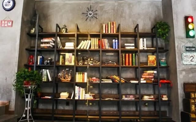 James Joyce Coffetel Xi'an Huaqingchi