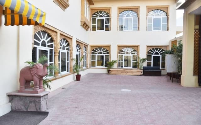 Capital O 35409 Hotel Megh Niwas