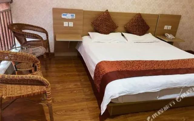 Changshu Junyue Business Inn