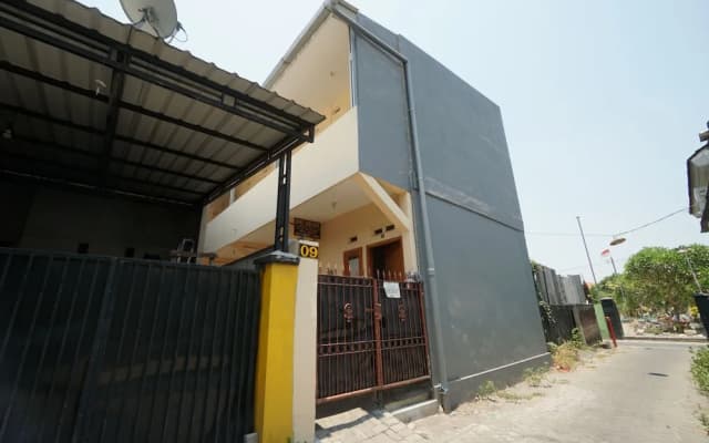 OYO Life 93300 Homestay Puri Anggrek Syariah - Wage