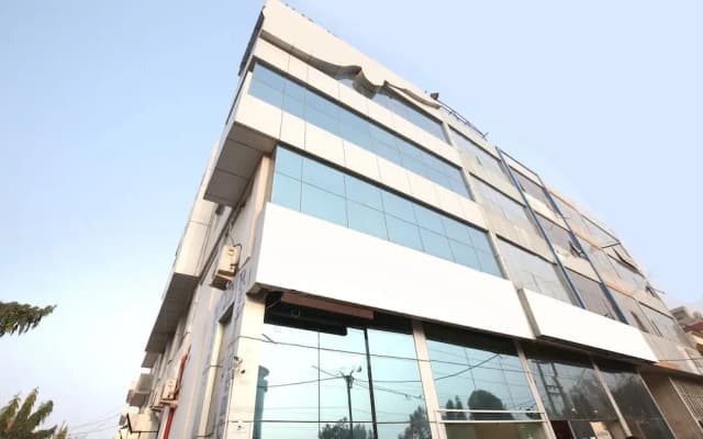 Capital O 10540 Hotel JD Residency