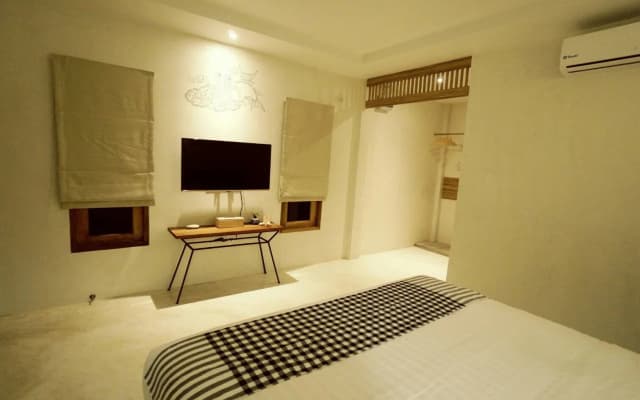 Koh Ngai Paradise Beach Resort