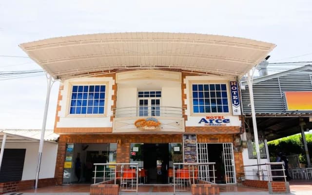 Hotel Arce Plaza
