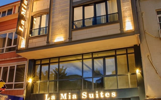 La Mia Suites