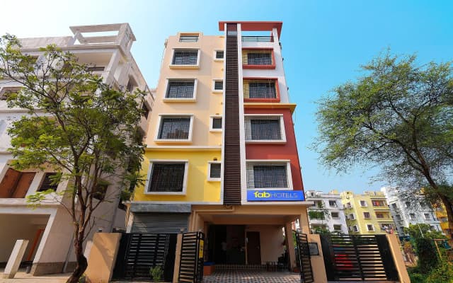 Fabhotel Amar Raj Inn