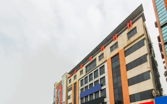 OYO Flagship 16073 Kothapet Ramoji
