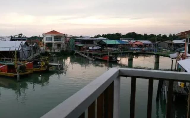 Pulau Ketam D'island Beds & Cafe