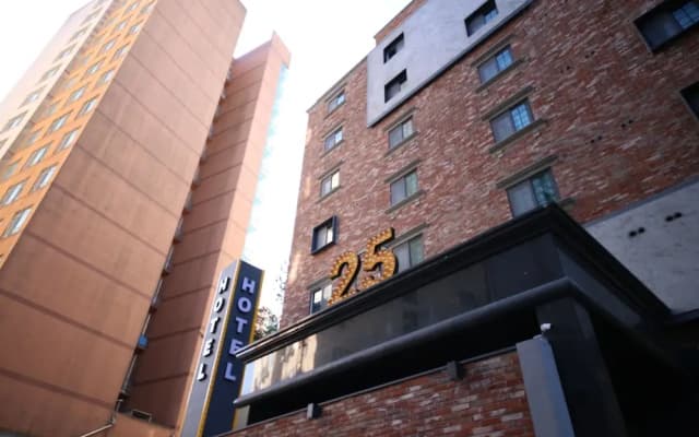 25 Hotel